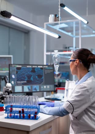 Access to advanced laboratory and imaging facilities