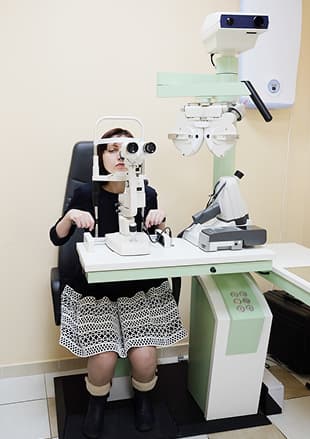 Visual field testing equipment